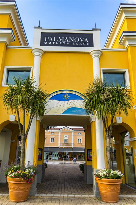 palmanova outlet village italy.